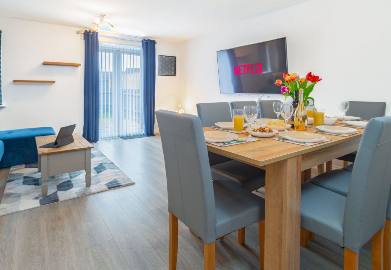 House in Peterborough - Westlake Serviced Accommodation